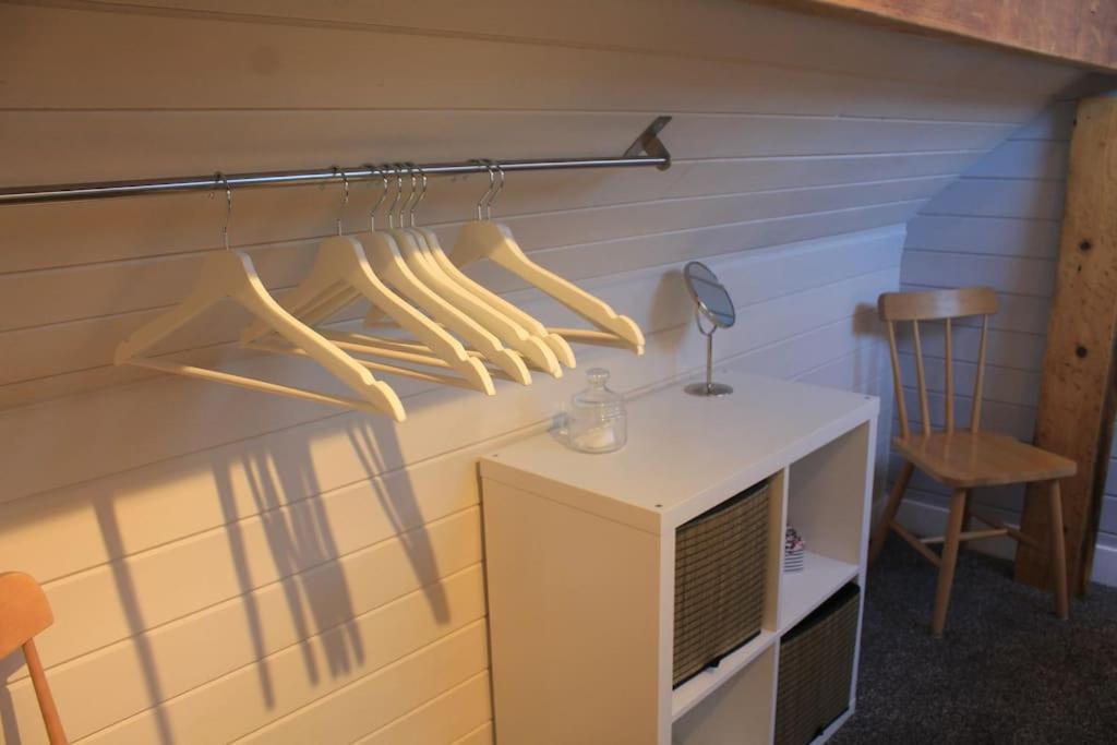 허더즈필드 The Scullery - A Quirky Annex With Wood Fire 빌라 외부 사진